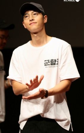 송중기